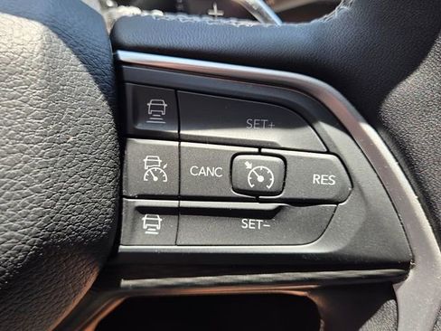 Used 2024 Jeep Grand Cherokee L Altitude RWD image 27