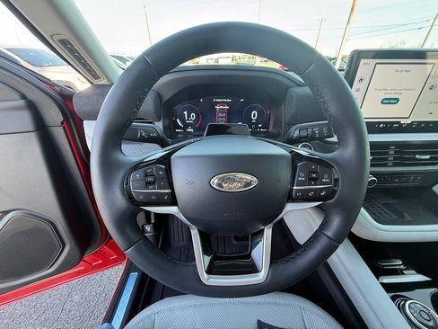 Used 2025 Ford Explorer Platinum w/ Ultimate Package image 16