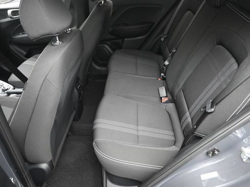 Used 2025 Hyundai Venue SEL FWD image 12