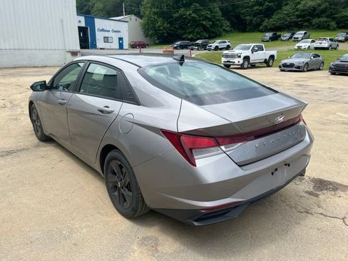 Used 2021 Hyundai Elantra SEL FWD image 8