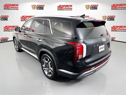 Used 2023 Hyundai Palisade SEL FWD image 2