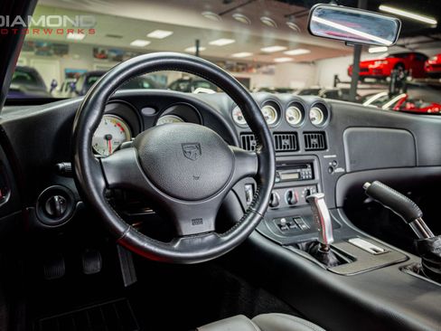 Used 2000 Dodge Viper GTS image 16