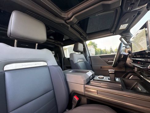 Used 2025 GMC Hummer EV 2X AWD/4WD image 65