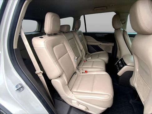Used 2021 Lincoln Aviator 2WD image 20