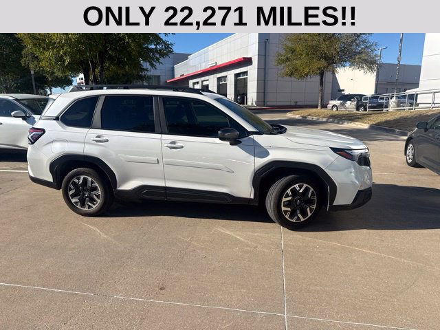 Used 2025 Subaru Forester Premium AWD/4WD image 2