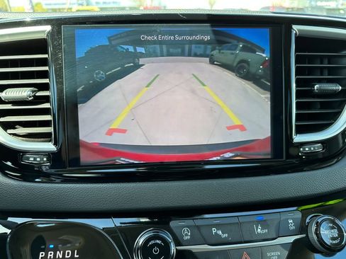 Used 2024 Chrysler Pacifica Touring-L FWD image 63