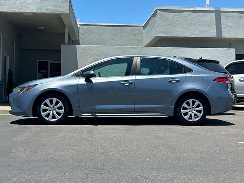 Used 2024 Toyota Corolla LE FWD image 2