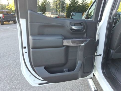 Certified 2019 Chevrolet Silverado 1500 LTZ AWD/4WD image 18