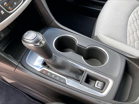 Used 2018 Chevrolet Equinox LT image 15