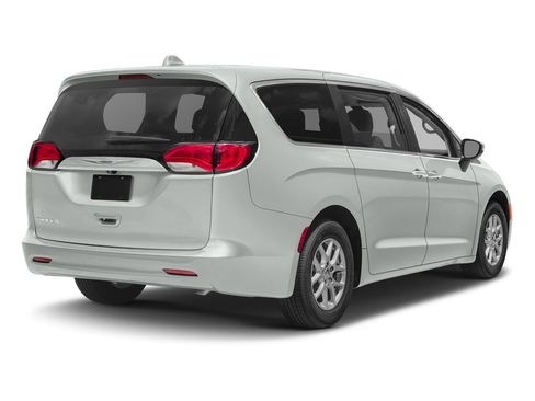 Used 2017 Chrysler Pacifica LX image 39