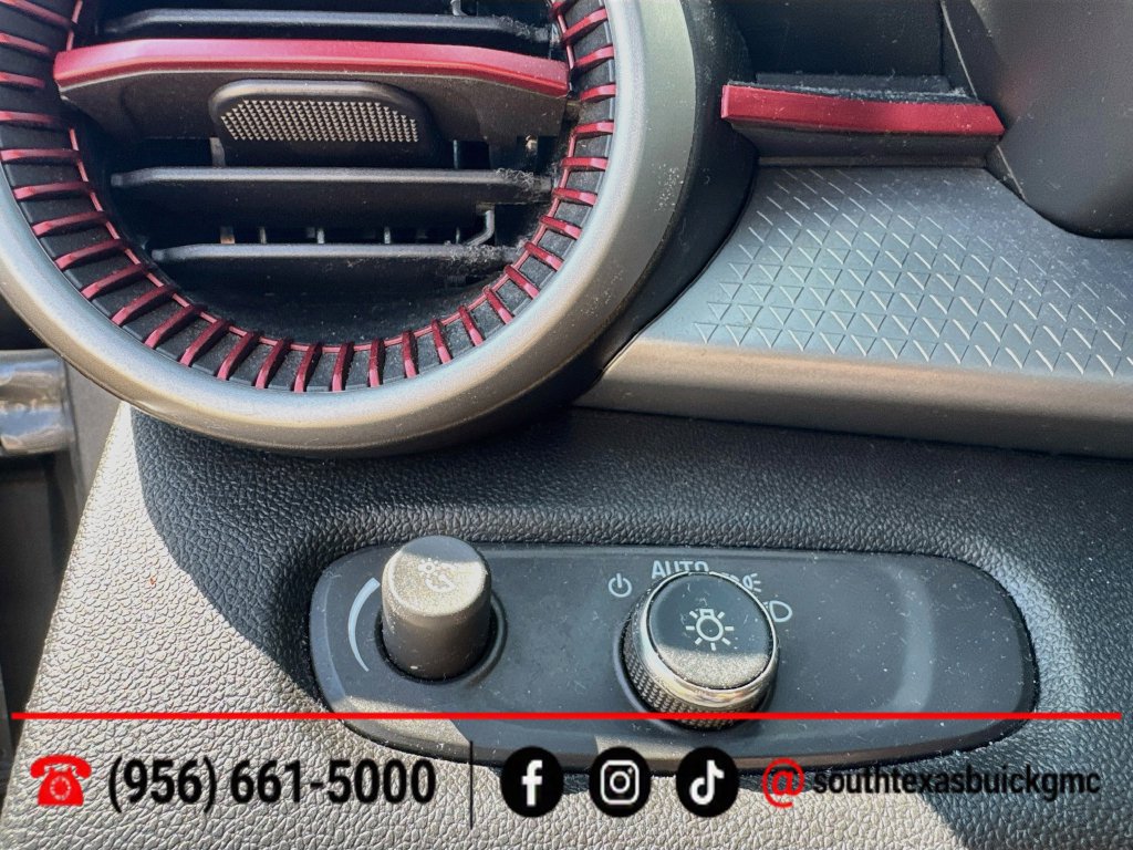 Used 2025 Chevrolet Trax RS w/ Driver Confidence Package FWD image 20