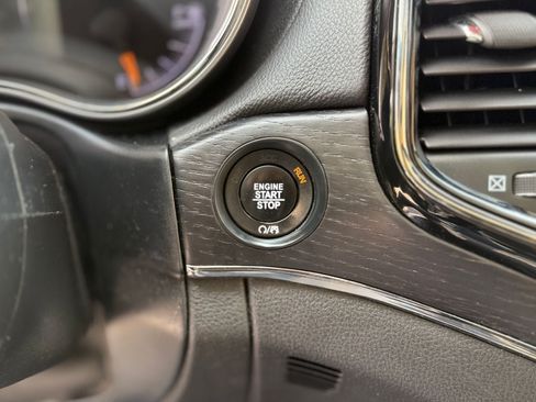 Used 2019 Jeep Grand Cherokee High Altitude AWD/4WD image 17