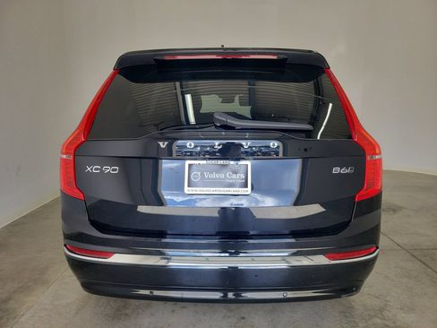 Used 2025 Volvo XC90 B6 Ultra AWD/4WD image 6