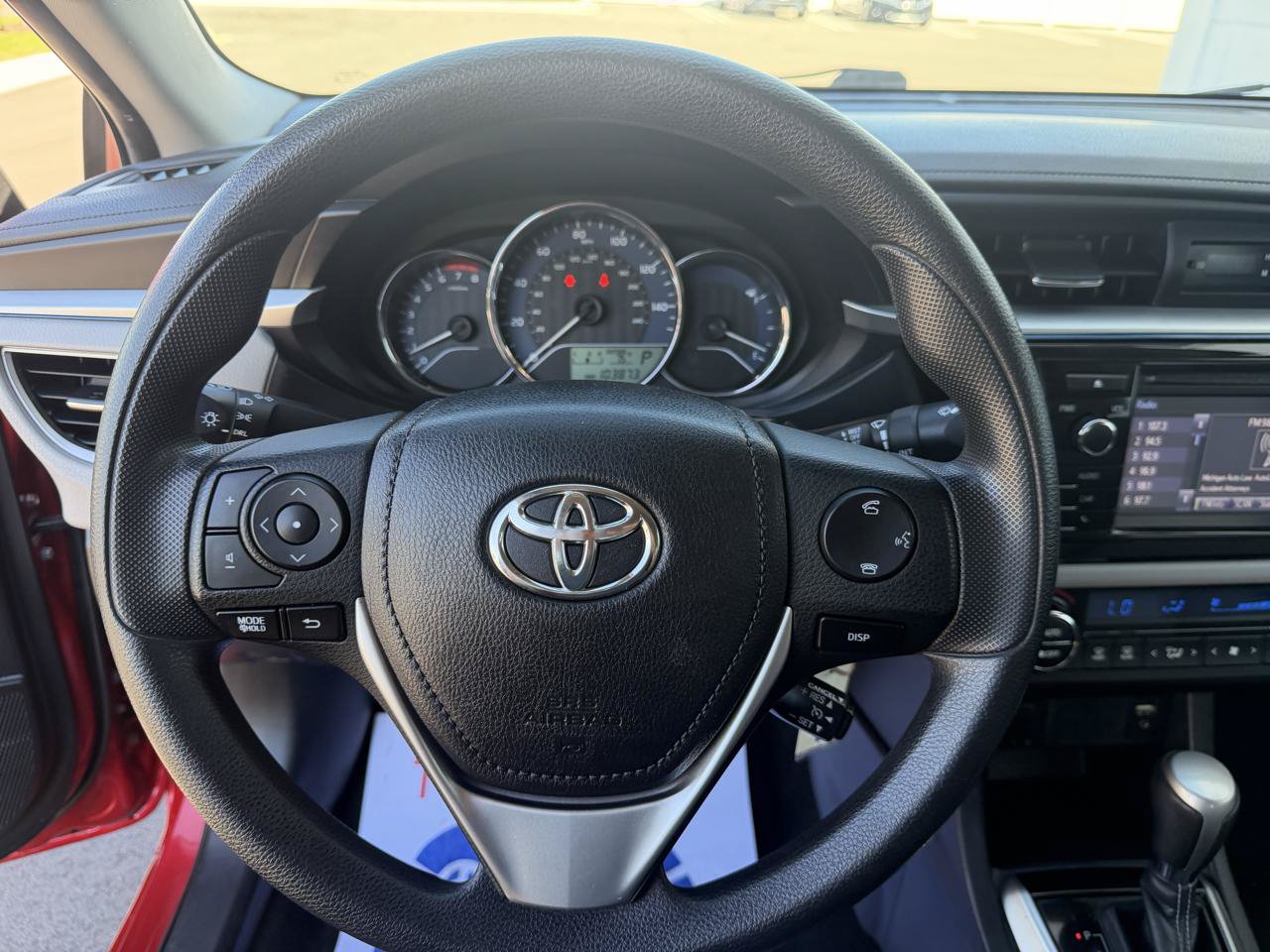 Used 2015 Toyota Corolla LE FWD image 11