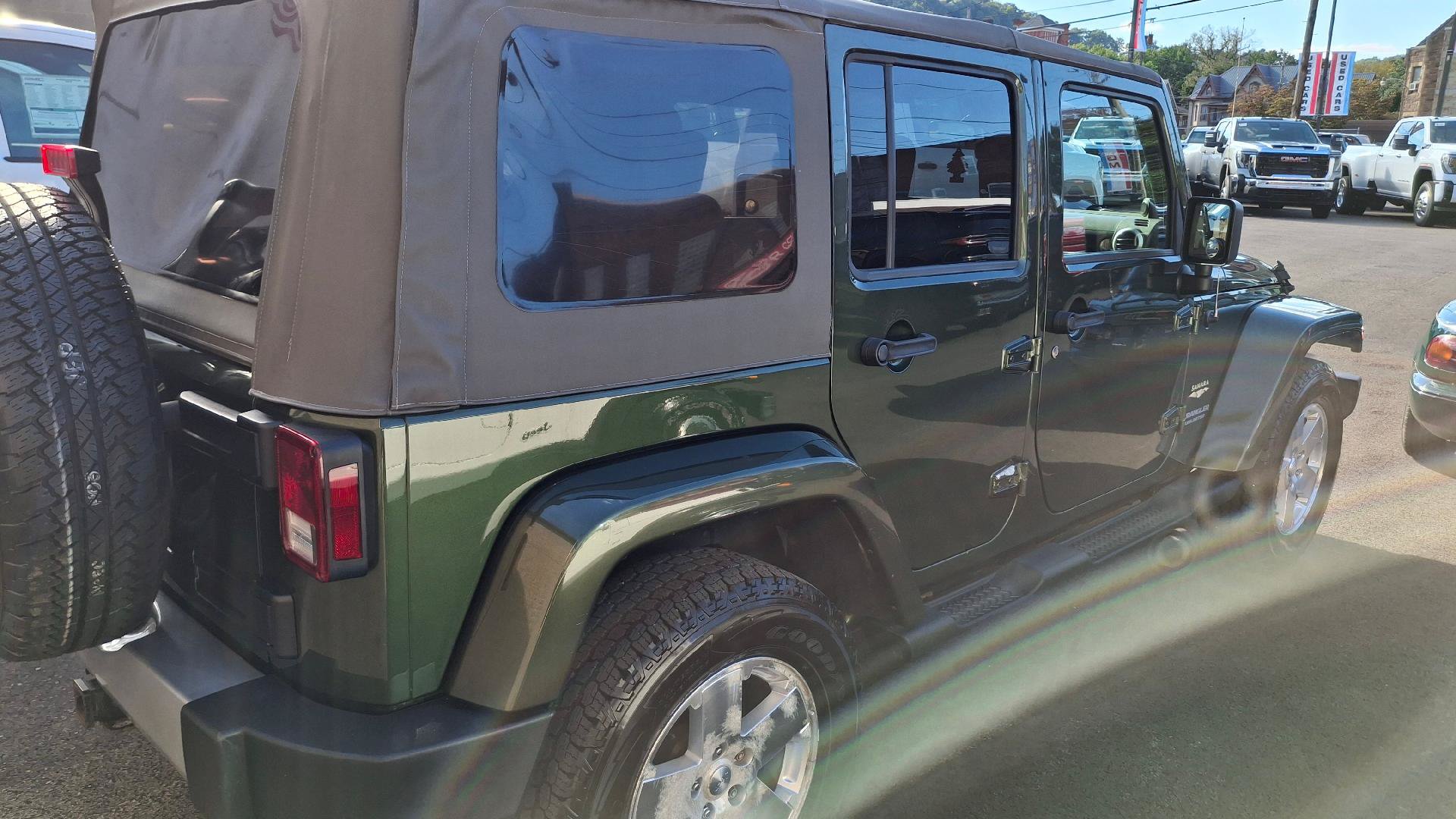 Used 2008 Jeep Wrangler Unlimited Sahara w/ Trailer Tow Group AWD/4WD image 6