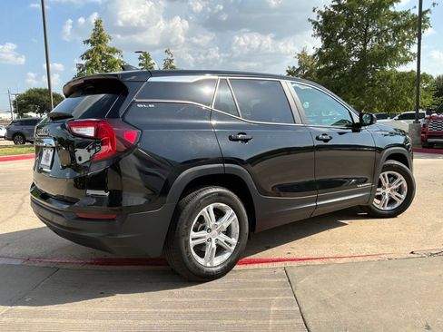 Used 2024 GMC Terrain SLE FWD image 6