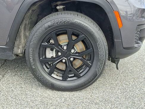 Used 2024 Jeep Grand Cherokee L Altitude image 8
