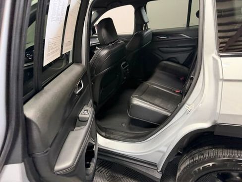 Used 2024 Jeep Grand Cherokee Altitude AWD/4WD image 18