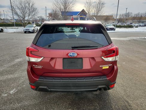 Used 2021 Subaru Forester Premium image 5