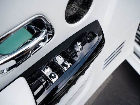 Used 2022 Rolls-Royce Phantom Sedan w/ The Phantom Package RWD image 29