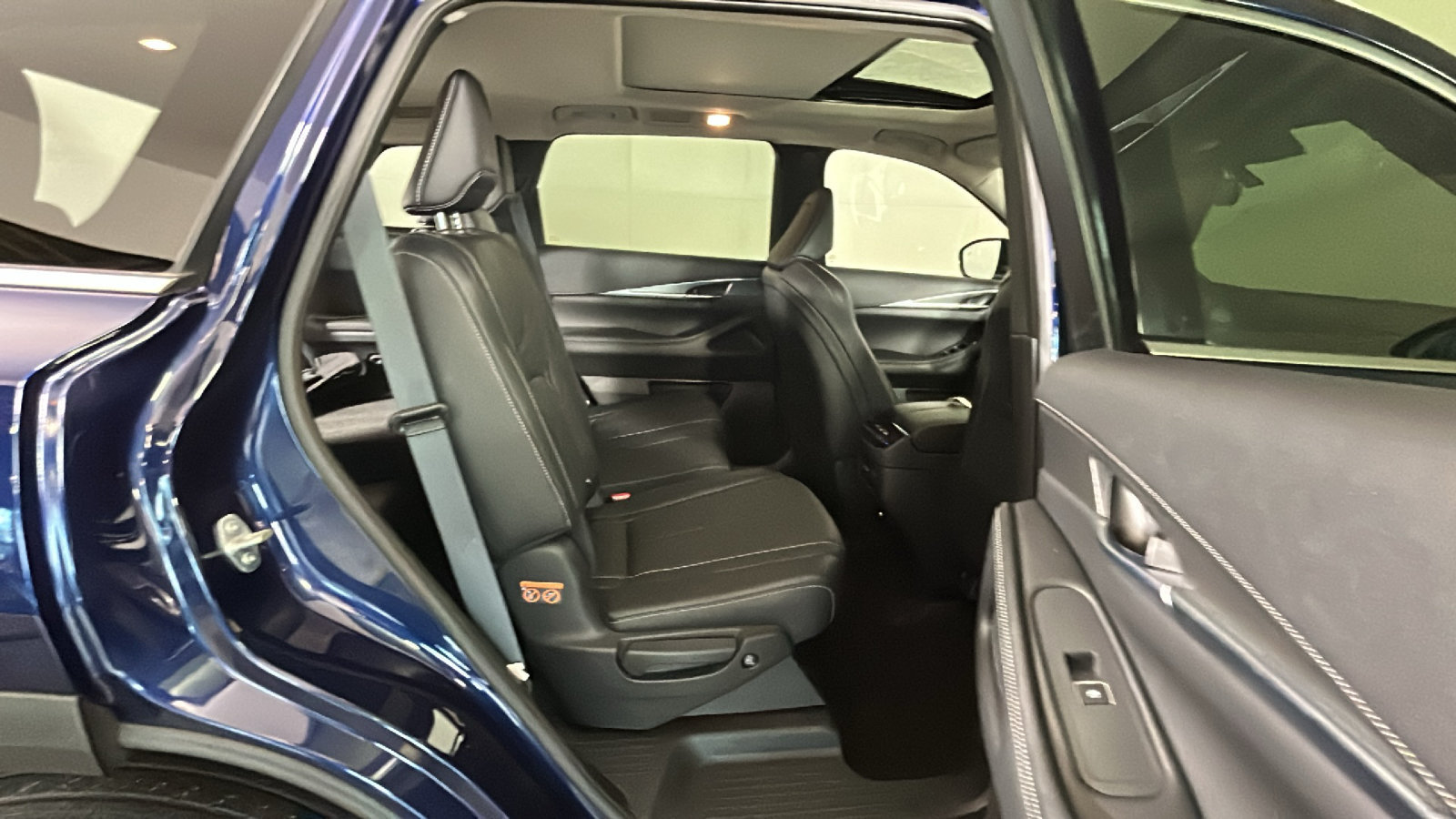 Used 2024 INFINITI QX60 Luxe AWD/4WD image 32