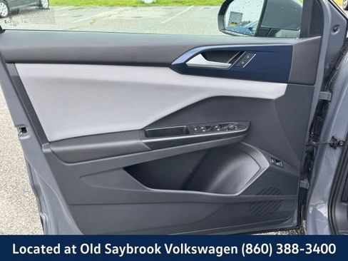 Used 2023 Volkswagen Taos SE w/ Panoramic Sunroof Package AWD/4WD image 31