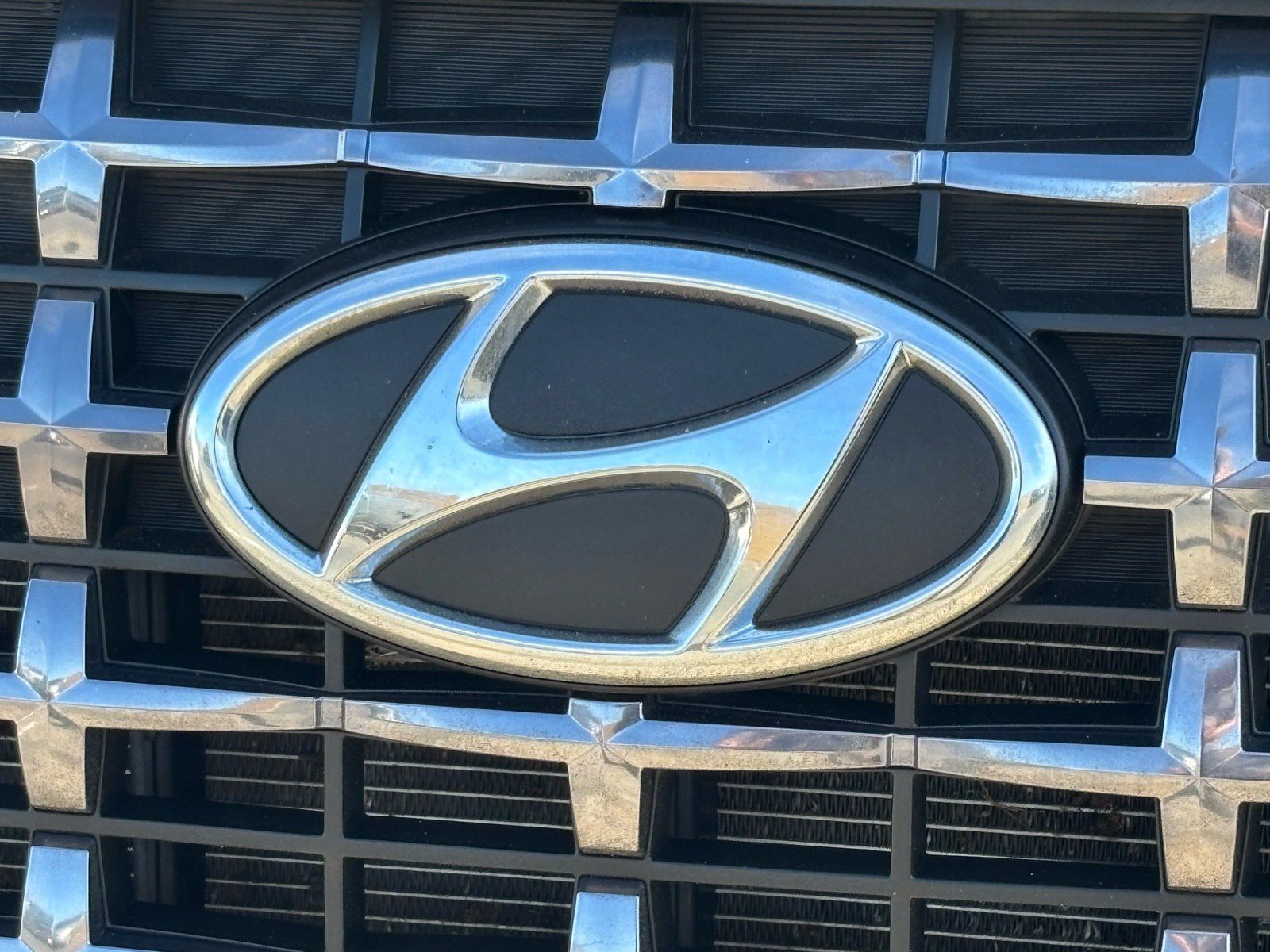 Used 2023 Hyundai Venue SEL w/ Cargo Package FWD image 9