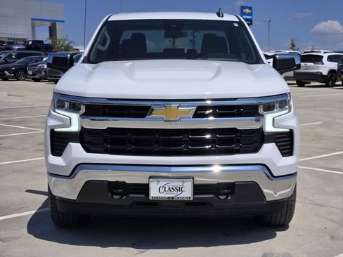 Used 2023 Chevrolet Silverado 1500 LT AWD/4WD image 3