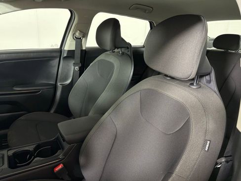 New 2026 Kia K4 LXS image 17