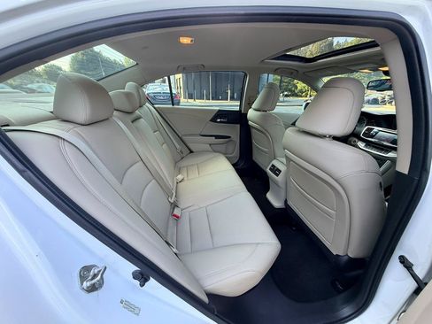 Used 2013 Honda Accord Touring image 14