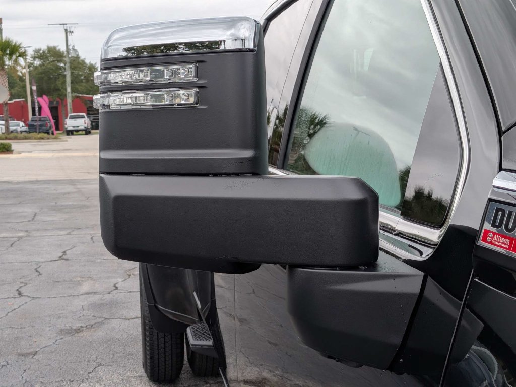 New 2026 GMC Sierra 3500 Denali w/ Denali Reserve Package AWD/4WD image 11