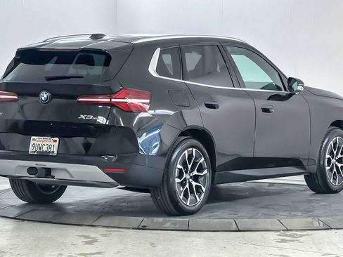 Used 2025 BMW X3 xDrive30i w/ Premium Package image 2