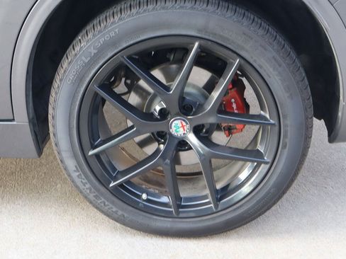 Used 2018 Alfa Romeo Stelvio Sport w/ Quick Order Package 22J Sport AWD/4WD image 26