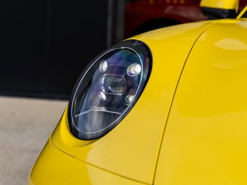 Certified 2021 Porsche 911 Carrera w/ Premium Package image 18