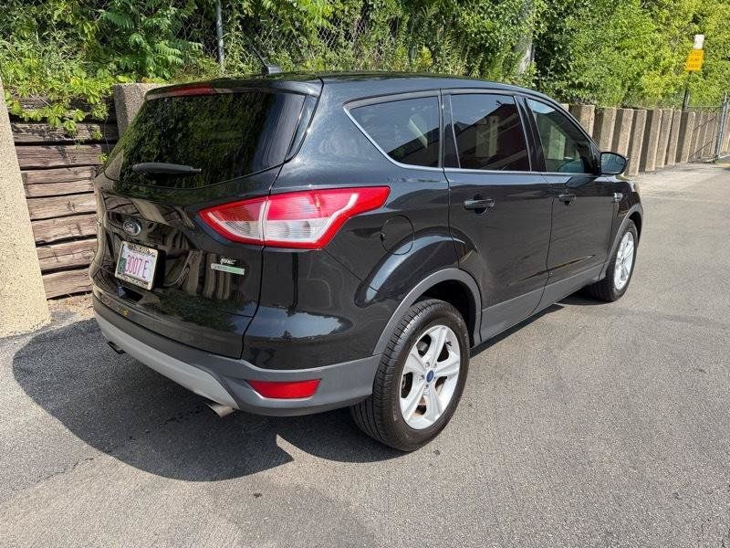 Used 2015 Ford Escape SE FWD image 9