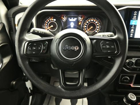 Used 2024 Jeep Gladiator Sport AWD/4WD image 13
