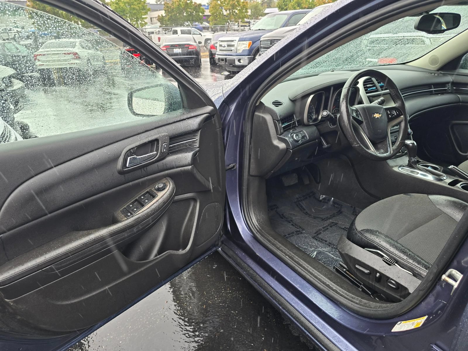 Used 2015 Chevrolet Malibu LT FWD image 18