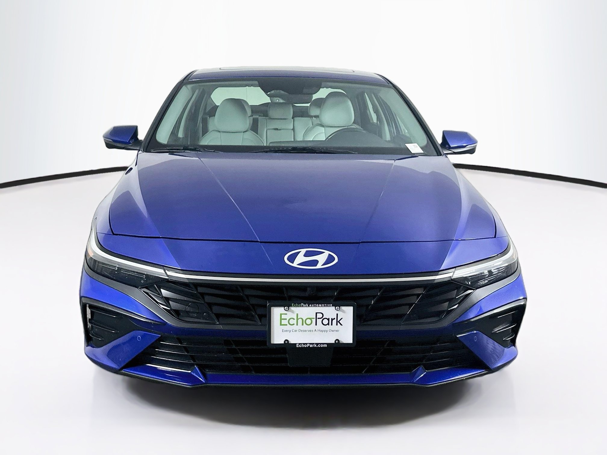 Used 2024 Hyundai Elantra Limited FWD image 2