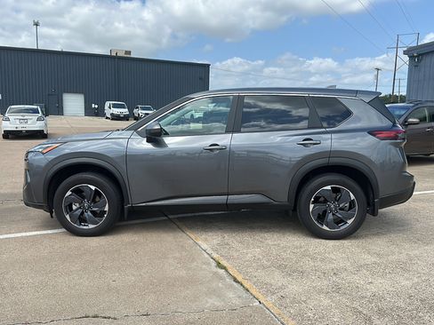 Certified 2025 Nissan Rogue SV image 5