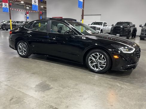 Used 2023 Hyundai Sonata SEL w/ Convenience Package FWD image 7
