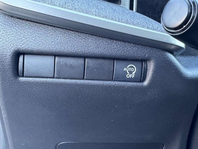 Used 2025 Nissan Kicks SV FWD image 23