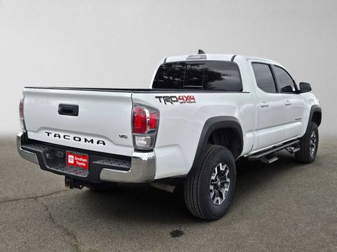 Certified 2022 Toyota Tacoma TRD Off-Road AWD/4WD image 3