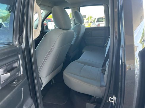 Used 2018 RAM 1500 Express AWD/4WD image 12