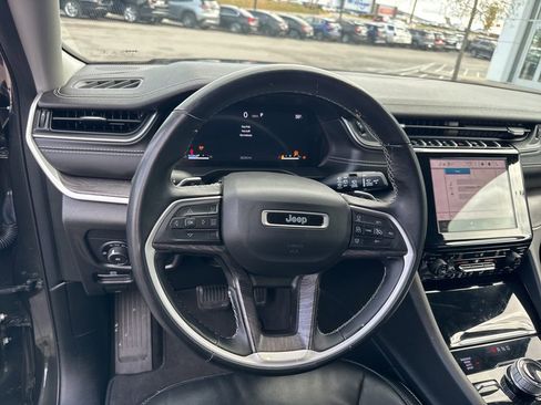 Used 2022 Jeep Grand Cherokee L Limited image 13