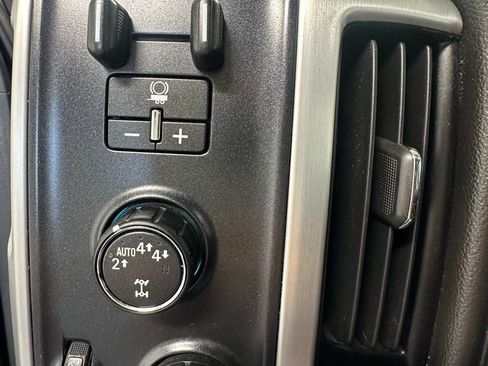 Used 2018 GMC Sierra 1500 SLT w/ SLT Premium Package image 10