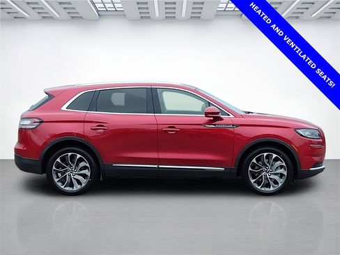 Used 2021 Lincoln Nautilus Reserve w/ Cargo Utility Package image 2