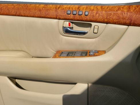 Used 2005 Lexus LS 430 image 10