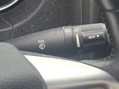 Used 2013 Dodge Avenger SXT FWD image 32