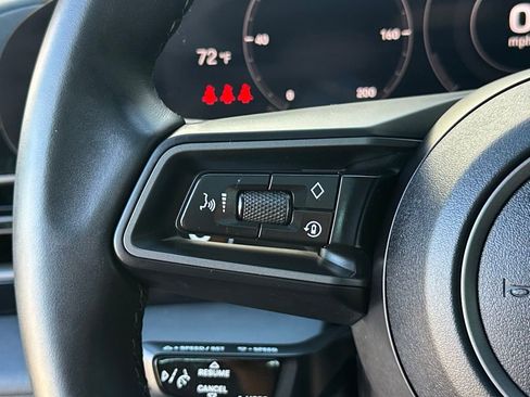 Used 2022 Porsche Taycan image 24