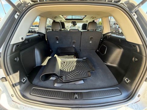 Used 2023 Jeep Grand Cherokee 4WD 4xe image 36